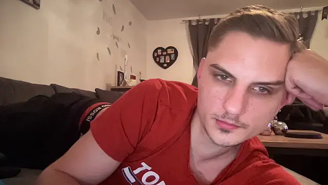 Snapshot of Sweetbooy90 chatting on January 8, 2026, 10:34 pm Sweetbooy90 online show from January 8, 2026, 10:34 pm