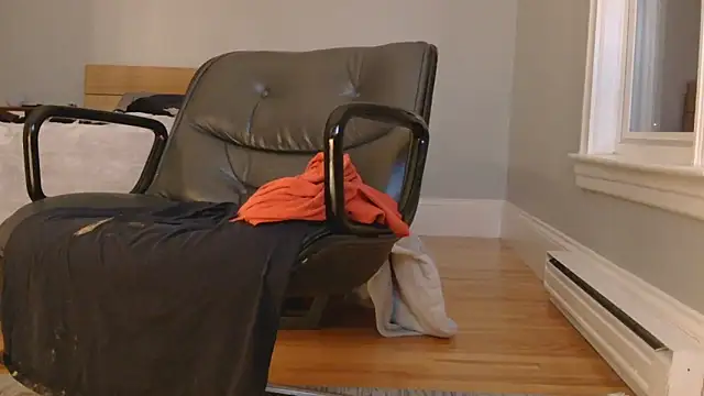 hungbottom603 online show from December 15, 2025, 11:42 pm