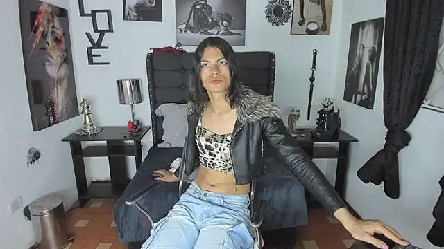 Snapshot of LunarisSmith chatting on November 10, 2025, 10:09 pm LunarisSmith online show from November 10, 2025, 10:09 pm