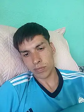 Snapshot of frankitocam4 chatting on January 7, 2026, 5:04 pm frankitocam4 online show from January 7, 2026, 5:04 pm