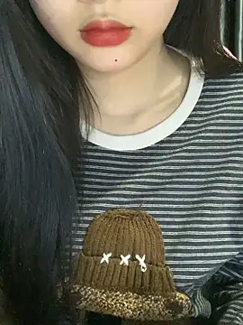 Linhtruong  online show from March 4, 2026, 4:18 am