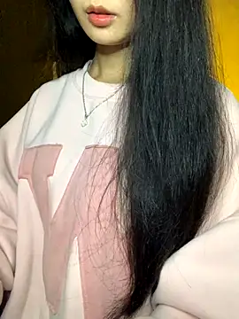 Nhinhi18 online show from November 17, 2025, 3:07 pm