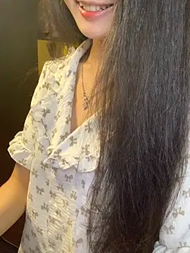 Nhinhi18 online show from April 18, 2026, 3:16 pm