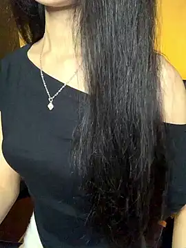 Snapshot of Nhinhi18 chatting on June 12, 2026, 3:33 pm Nhinhi18 online show from June 12, 2026, 3:33 pm