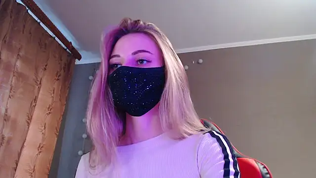 Snapshot of Iris_lave chatting on October 13, 2025, 3:01 pm Iris lave online show from October 13, 2025, 3:01 pm