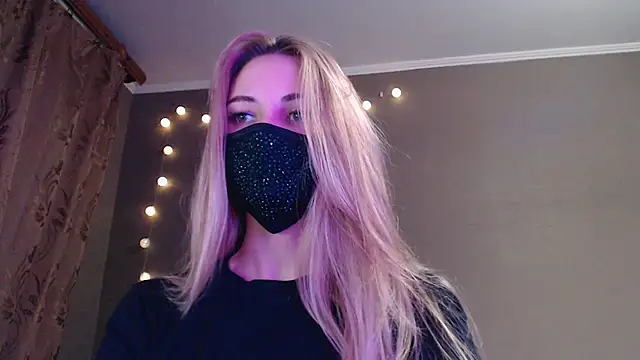 Snapshot of Iris_lave chatting on October 26, 2025, 4:35 pm Iris lave online show from October 26, 2025, 4:35 pm