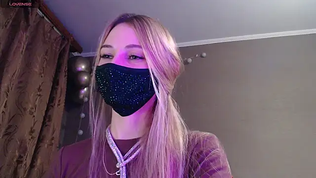 Snapshot of Iris_lave chatting on November 5, 2025, 4:40 pm Iris lave online show from November 5, 2025, 4:40 pm