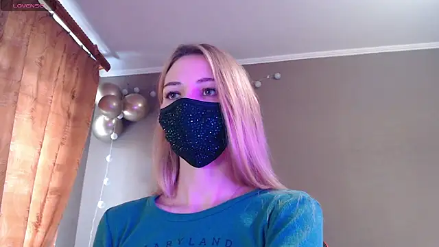 Snapshot of Iris_lave chatting on November 10, 2025, 11:31 am Iris lave online show from November 10, 2025, 11:31 am