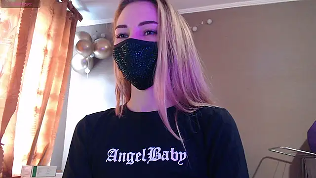 Snapshot of Iris_lave chatting on November 15, 2025, 9:17 am Iris lave online show from November 15, 2025, 9:17 am