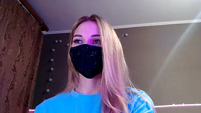 Snapshot of Iris_lave chatting on December 5, 2025, 6:15 pm Iris lave online show from December 5, 2025, 6:15 pm