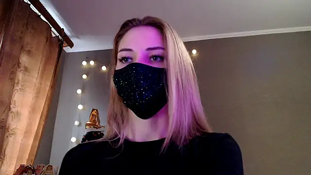 Snapshot of Iris_lave chatting on December 22, 2025, 12:13 pm Iris lave online show from December 22, 2025, 12:13 pm