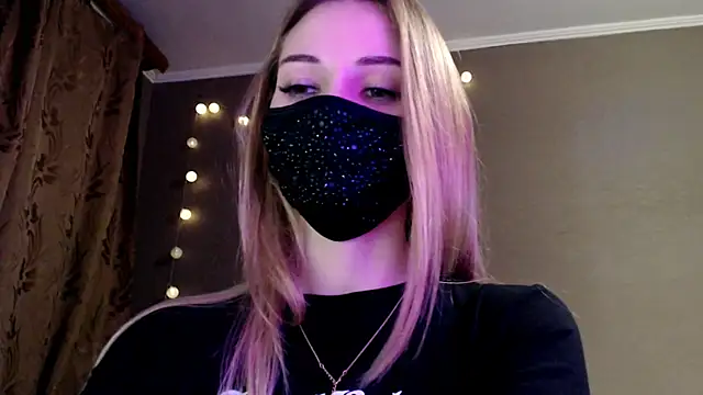 Snapshot of Iris_lave chatting on February 5, 2026, 6:01 pm Iris lave online show from February 5, 2026, 6:01 pm