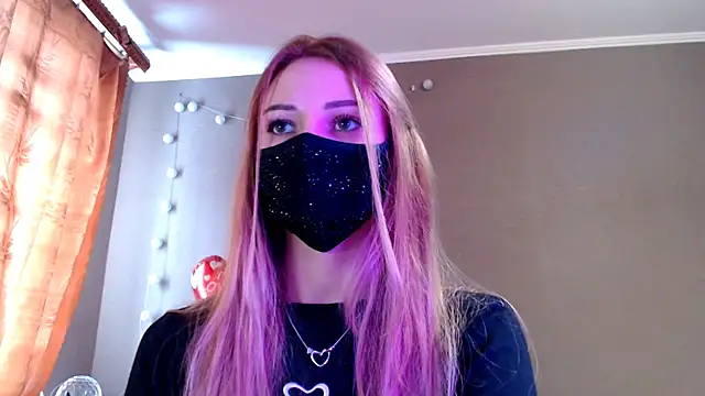 Snapshot of Iris_lave chatting on February 18, 2026, 1:18 pm Iris lave online show from February 18, 2026, 1:18 pm