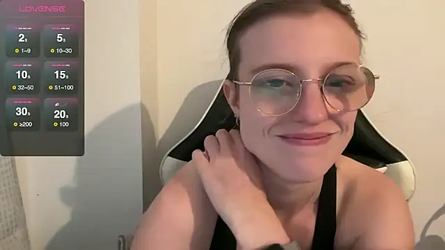 BustyKellyXXX online show from December 17, 2025, 3:40 pm