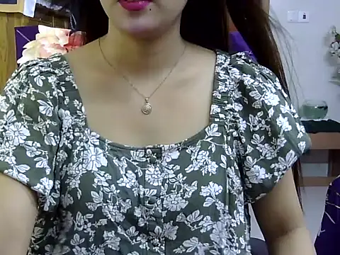 Snapshot of Obonti_2000 chatting on October 27, 2025, 5:17 pm Obonti 2000 online show from October 27, 2025, 5:17 pm