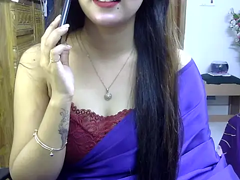 Snapshot of Obonti_2000 chatting on October 28, 2025, 5:26 pm Obonti 2000 online show from October 28, 2025, 5:26 pm