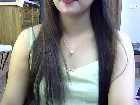 Snapshot of Obonti_2000 chatting on November 8, 2025, 4:40 pm Obonti 2000 online show from November 8, 2025, 4:40 pm