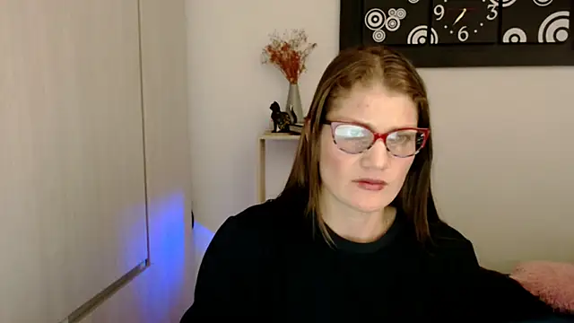 Camila-ventura online show from February 12, 2026, 8:15 pm