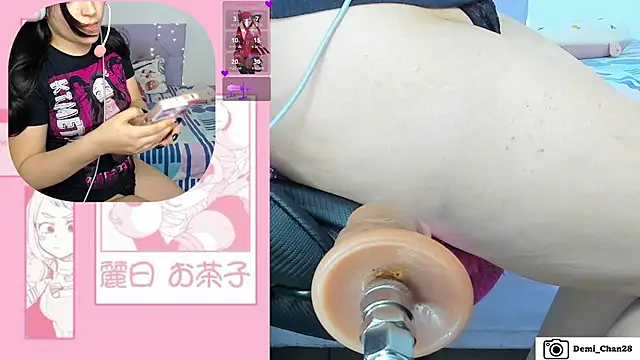 Snapshot of demi_chan chatting on November 19, 2025, 10:15 am demi chan online show from November 19, 2025, 10:15 am