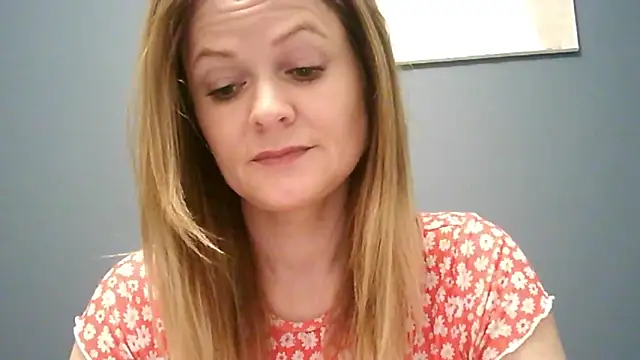 Snapshot of Ginger-bb chatting on November 11, 2025, 6:46 am Ginger-bb online show from November 11, 2025, 6:46 am