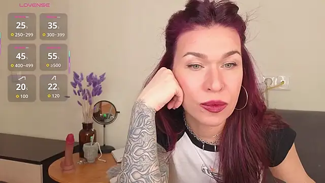 ReginaFoXXXy online show from March 7, 2026, 12:13 pm