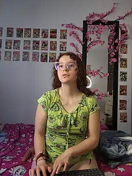 Snapshot of Sharon_Black chatting on December 18, 2025, 12:11 pm Sharon Black online show from December 18, 2025, 12:11 pm