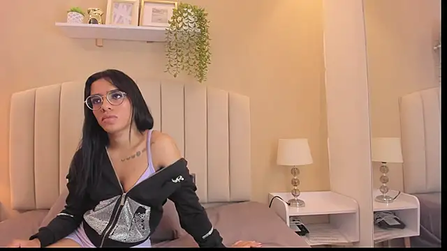 Rachel Donnelly online show from December 21, 2025, 3:13 am