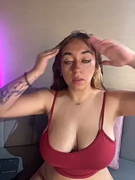 LuPink  online show from October 17, 2025, 8:22 pm