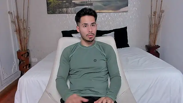 loghan fox online show from September 11, 2025, 8:31 pm