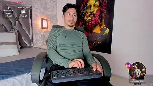 loghan fox online show from October 14, 2025, 3:40 am