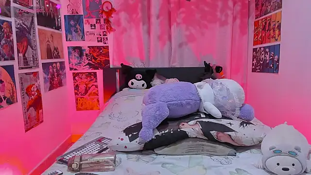 FluffyMelons online show from February 24, 2026, 11:03 pm