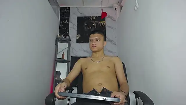 Snapshot of aly_n_sebas chatting on September 18, 2025, 7:49 pm aly n sebas online show from September 18, 2025, 7:49 pm