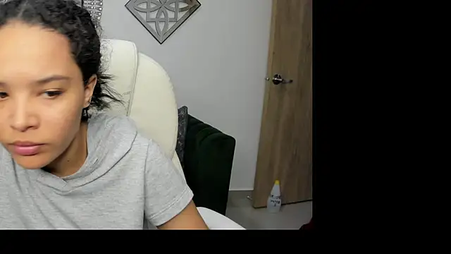 Ayshel cooperr online show from October 20, 2025, 4:02 am