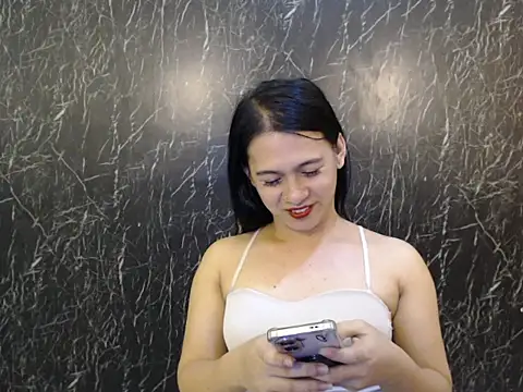 ur asianpretty online show from April 28, 2026, 11:37 am