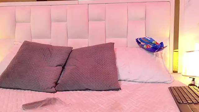 kity lovee1 online show from October 15, 2025, 3:17 am