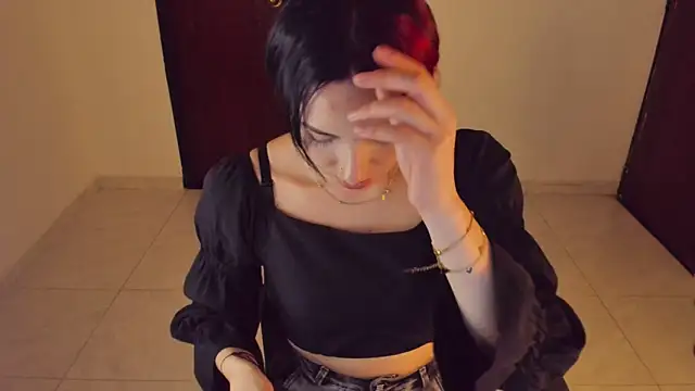 Snapshot of Madison_charlotte chatting on February 22, 2026, 5:30 am Madison charlotte online show from February 22, 2026, 5:30 am