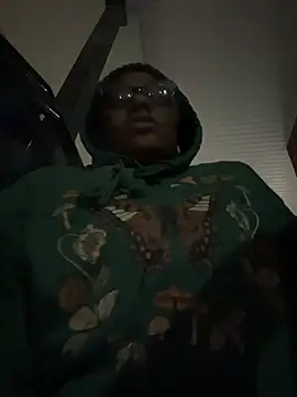 Tu GataLinda online show from November 3, 2025, 4:25 am