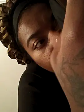 Tu GataLinda online show from November 13, 2025, 3:49 am