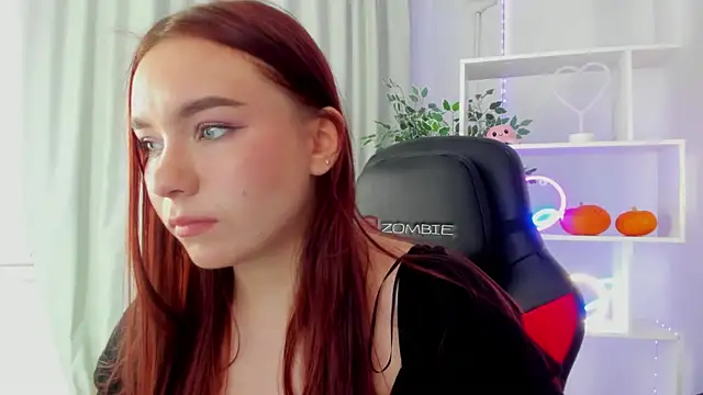 NoraHaynes online show from October 21, 2025, 3:07 am