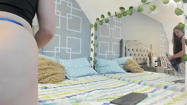 AliceBlackx online show from February 5, 2026, 12:21 pm