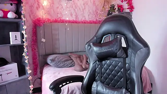 Snapshot of Scarlett21__ chatting on March 19, 2026, 7:51 pm Scarlett21 online show from March 19, 2026, 7:51 pm