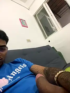 Snapshot of MarAndrws chatting on November 10, 2025, 8:52 pm MarAndrws online show from November 10, 2025, 8:52 pm