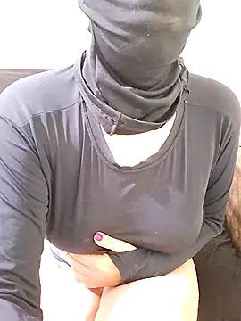 nataliazinha online show from October 27, 2025, 10:41 am