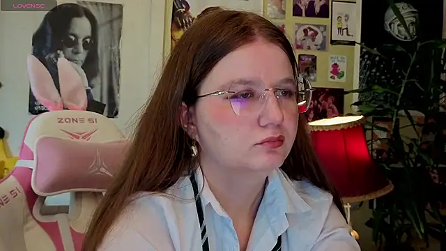 Sienna-Cow online show from October 7, 2025, 10:12 am