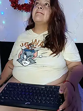 Snapshot of Julieta_Big chatting on December 16, 2025, 10:31 am Julieta Big online show from December 16, 2025, 10:31 am