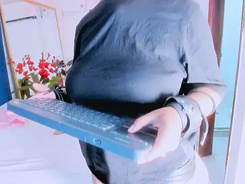 Snapshot of nahomy_ryans chatting on November 16, 2025, 2:06 am nahomy ryans online show from November 16, 2025, 2:06 am