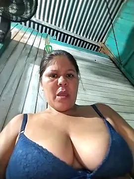 hotmom33 online show from December 15, 2025, 1:10 am