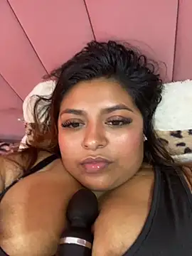 Hela Collins online show from October 19, 2025, 11:22 am