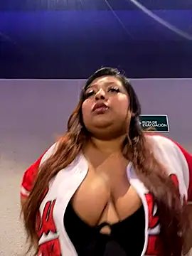 Hela Collins online show from November 6, 2025, 8:43 pm