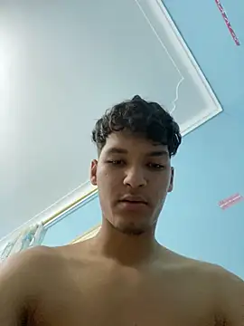 Snapshot of dermino12 chatting on November 3, 2025, 5:36 pm dermino12 online show from November 3, 2025, 5:36 pm